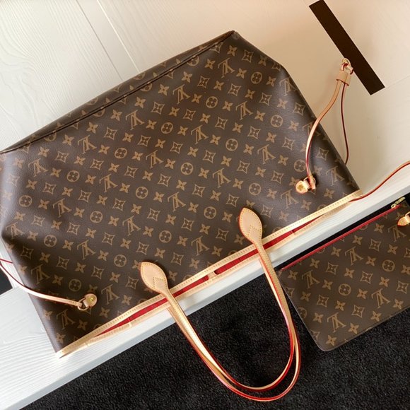 AUTHENTIC Louuis Vuitton  bag